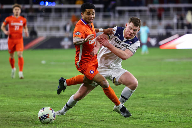 乌加特的出 乌加特的出