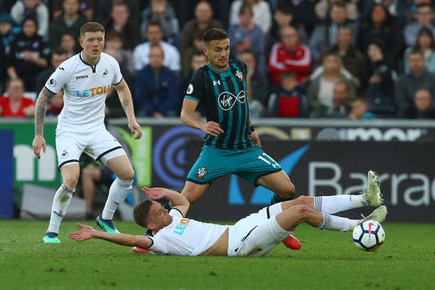 内部矛盾的 内部矛盾的