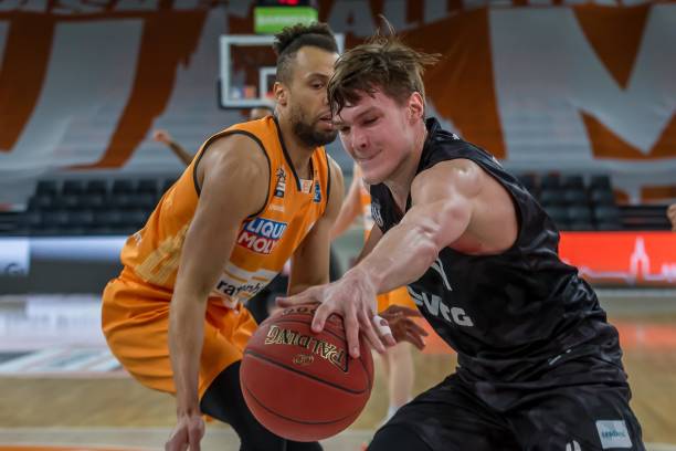 中国队以1 中国队以1